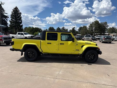 Used 2024 Jeep Gladiator Sport AWD/4WD image 4