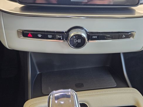 New 2026 Volvo XC90 B5 Ultra image 22