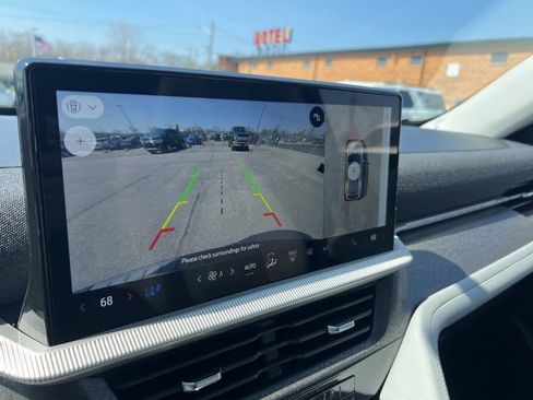 Certified 2025 Ford Explorer Platinum w/ LUX Leather Package AWD/4WD image 14