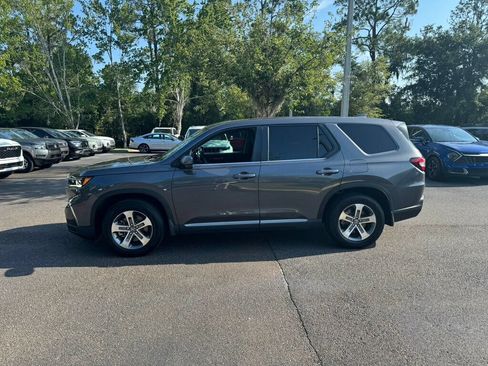 Used 2025 Honda Pilot EX-L image 2