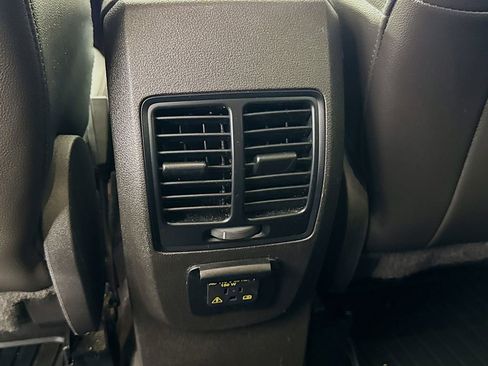 Used 2015 Ford Escape SE w/ Equipment Group 201A FWD image 31