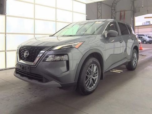 Used 2023 Nissan Rogue S AWD/4WD image 5