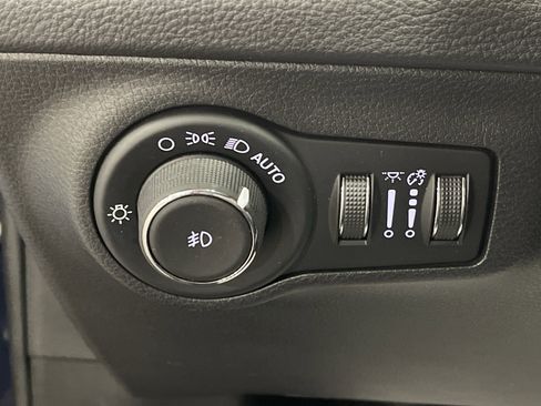 Used 2019 Jeep Compass Latitude w/ Popular Equipment Group image 20