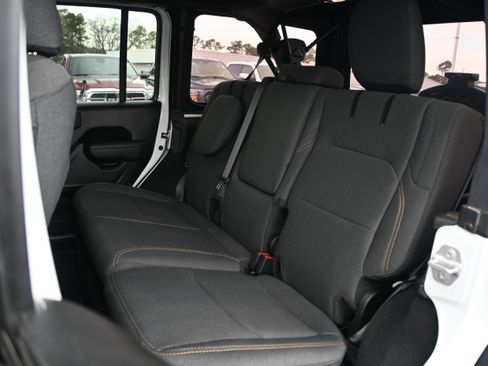 Used 2024 Jeep Wrangler Willys image 10