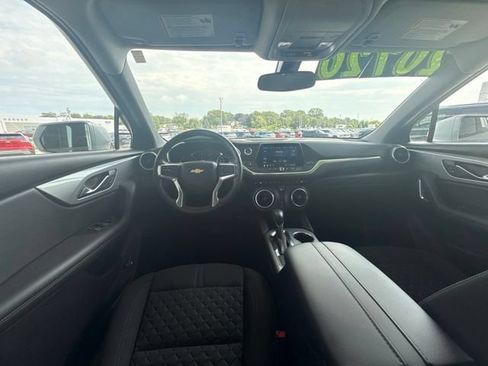 Used 2020 Chevrolet Blazer LT FWD image 33