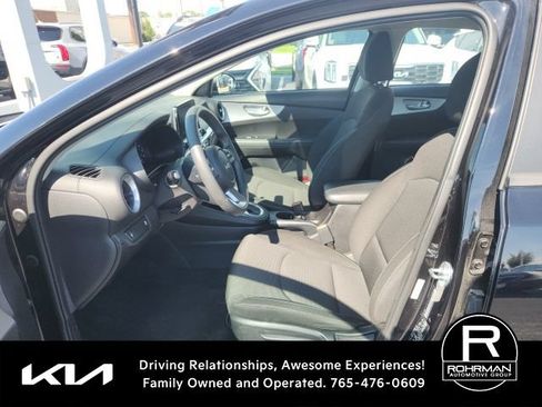 Used 2023 Kia Forte LXS FWD image 8
