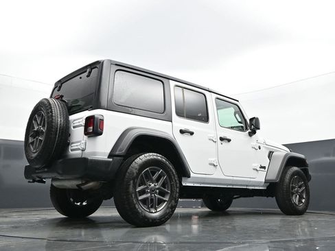 Used 2025 Jeep Wrangler Unlimited Sport AWD/4WD image 25
