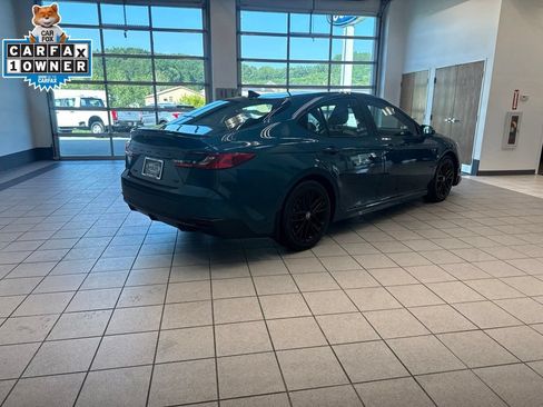 Used 2025 Toyota Camry SE w/ Convenience Package FWD image 17