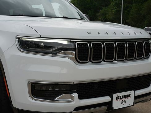 Used 2024 Jeep Wagoneer Series III AWD/4WD image 27