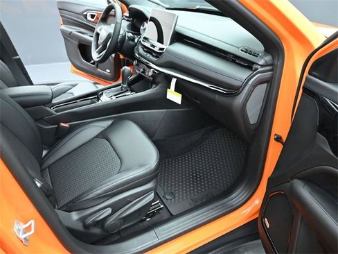 New 2026 Jeep Compass Latitude w/ Sun and Sound Group image 17