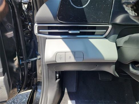 New 2025 Hyundai Elantra Limited image 22