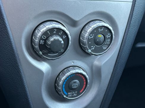 Used 2012 Toyota Yaris Sedan image 18