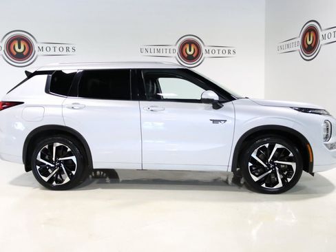 Used 2024 Mitsubishi Outlander 4WD Plug-In Hybrid image 5