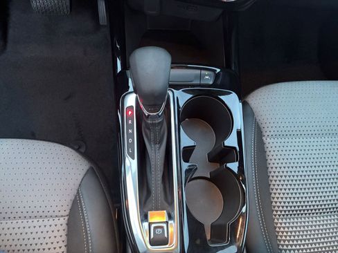 Used 2025 Chevrolet Trax LT image 39