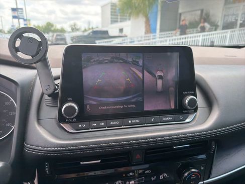 Used 2021 Nissan Rogue SL image 22