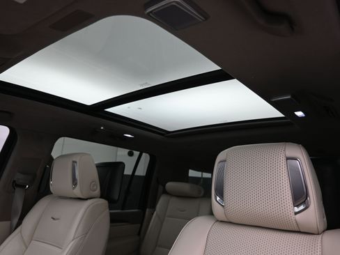 Used 2025 Cadillac Escalade ESV Sport Platinum image 26