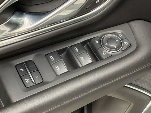 Used 2023 Chevrolet Tahoe High Country w/ Advanced Technology Package AWD/4WD image 15