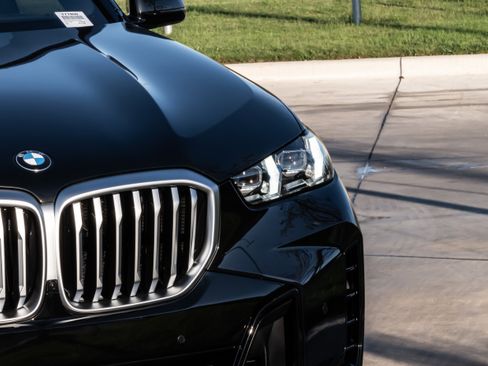 New 2026 BMW X5 xDrive40i w/ M Sport Package image 7