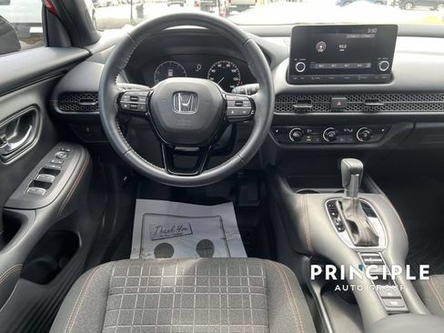 Used 2025 Honda HR-V Sport image 29