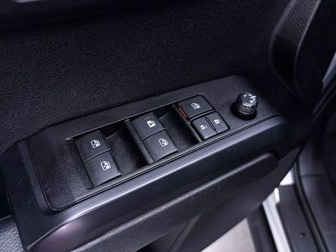 Used 2023 Toyota Tacoma SR AWD/4WD image 16