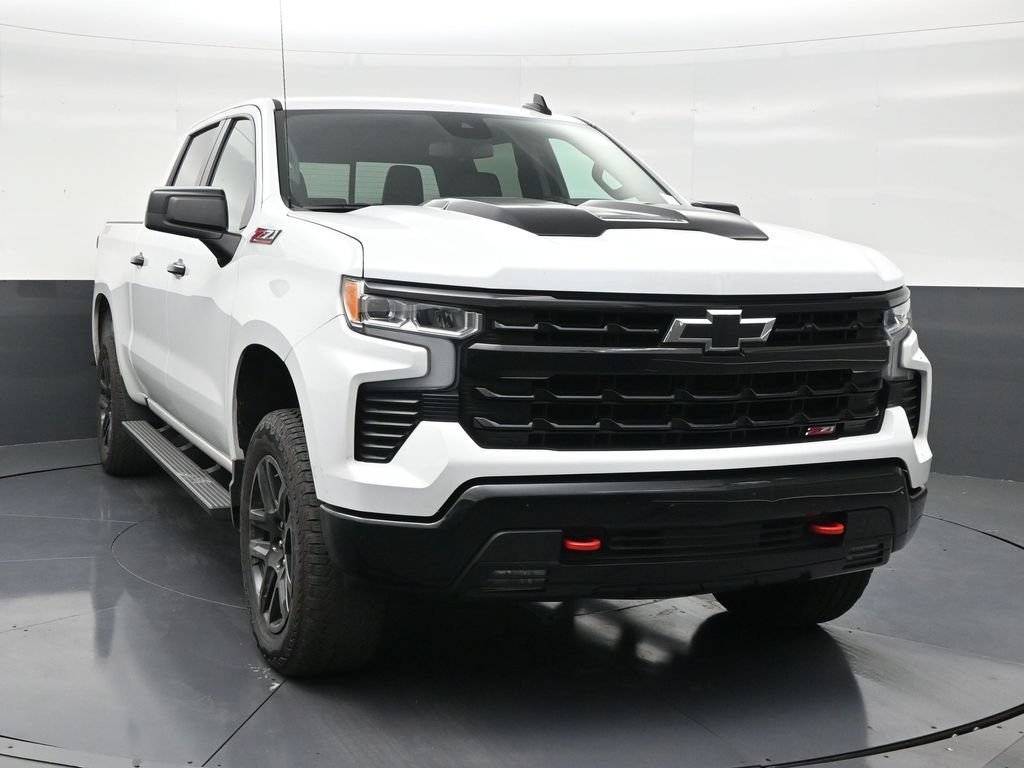 Used 2025 Chevrolet Silverado 1500 LT Trail Boss w/ Convenience Package II AWD/4WD image 7