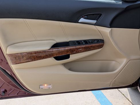 Used 2011 Honda Accord EX-L image 12