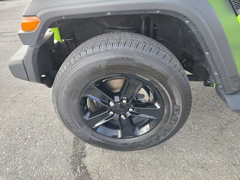 Used 2021 Jeep Wrangler Unlimited Sport image 32