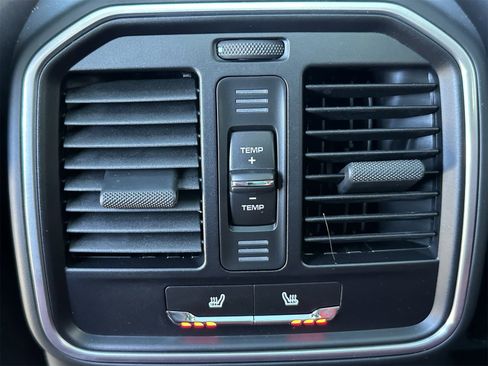 New 2026 Porsche Macan Turbo image 17