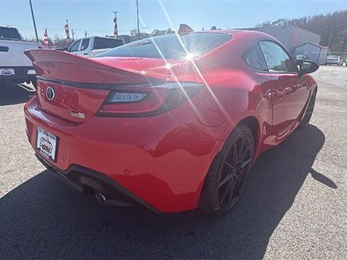 New 2025 Toyota GR86 Premium image 5