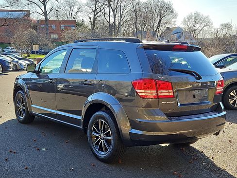Used 2018 Dodge Journey SE w/ Connectivity Group image 4