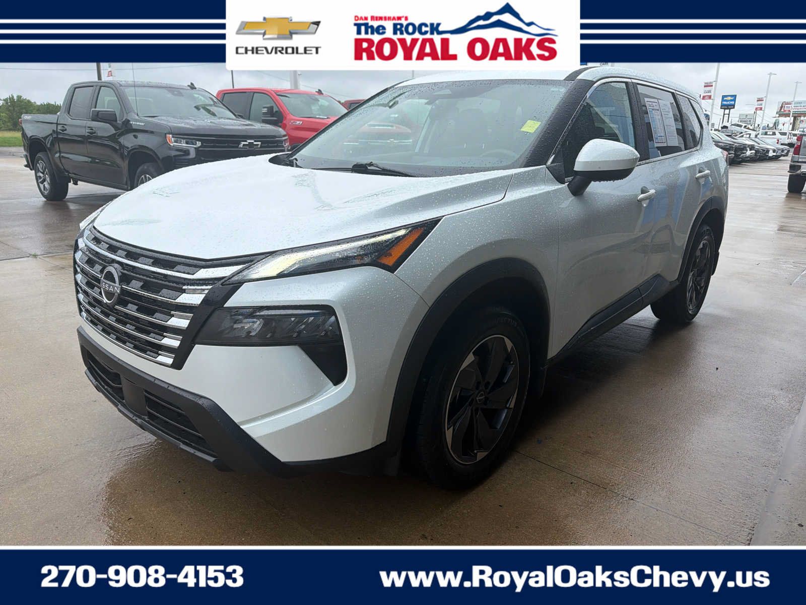 Used 2025 Nissan Rogue SV FWD image 1