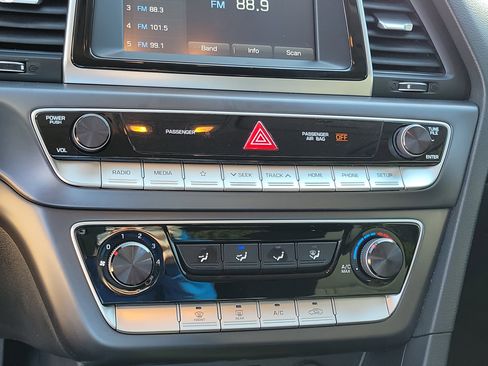 Used 2019 Hyundai Sonata SE image 27