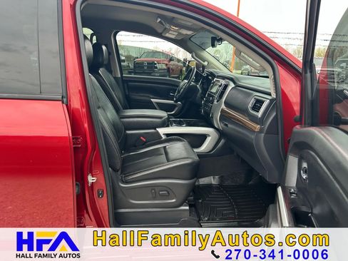 Used 2016 Nissan Titan SL image 22