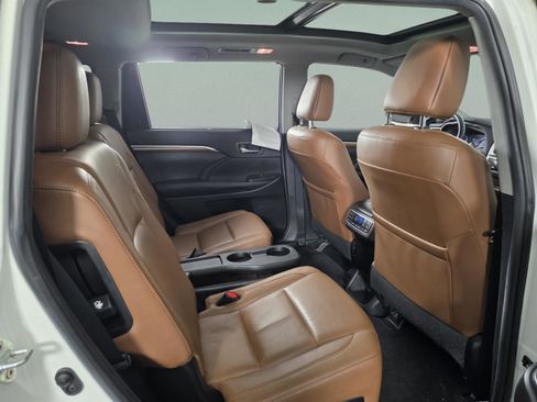 Used 2019 Toyota Highlander Limited image 19