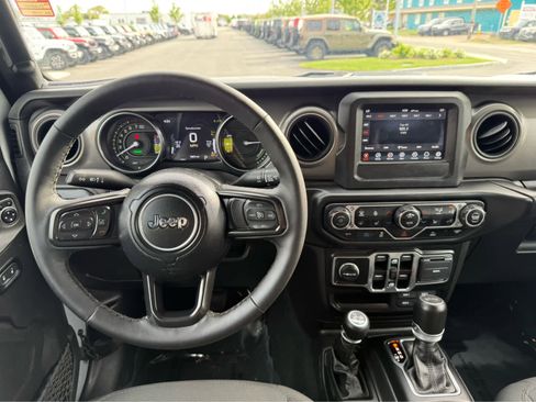 Used 2023 Jeep Wrangler Unlimited w/ Cold Weather Group AWD/4WD image 16