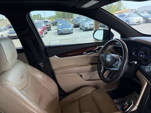 Used 2017 Cadillac XT5 Luxury w/ Driver Awareness Package FWD image 59