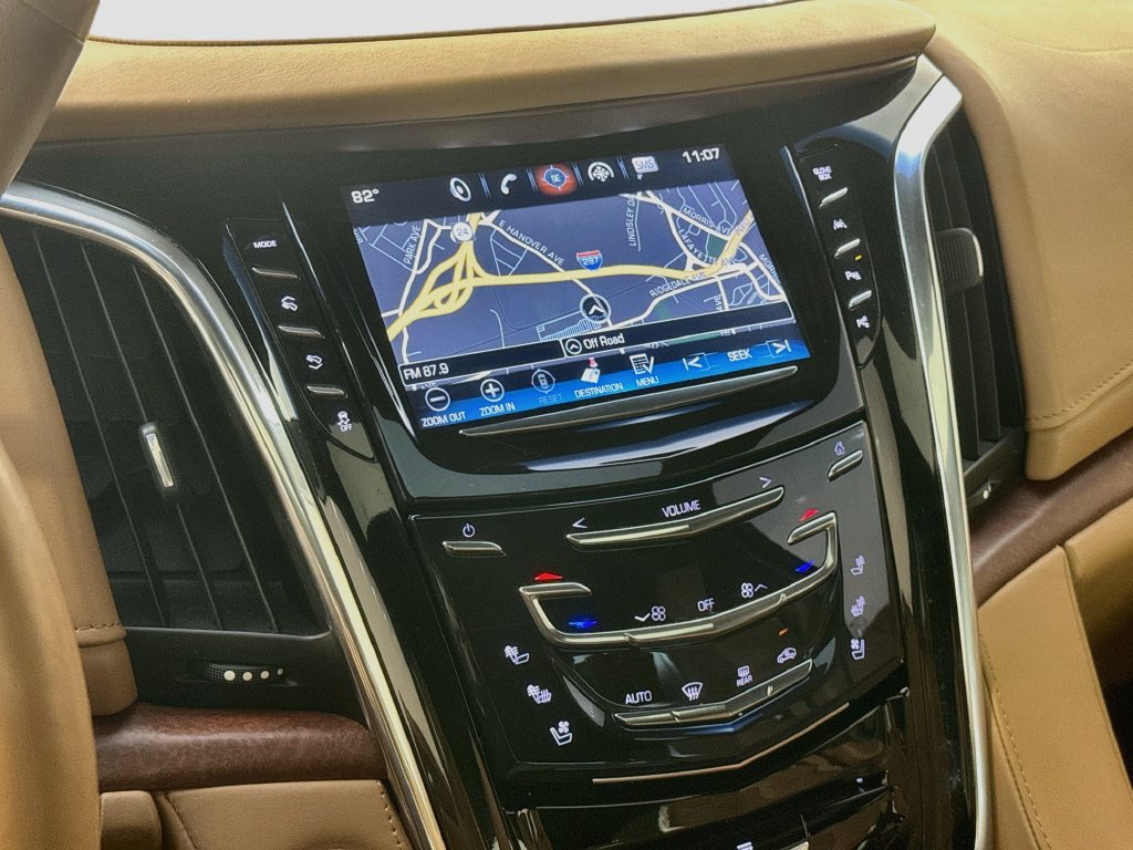 Used 2017 Cadillac Escalade Platinum AWD/4WD image 15