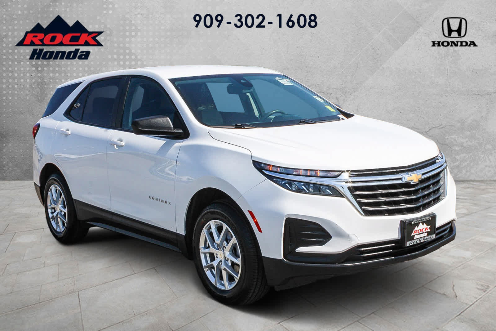 Used 2022 Chevrolet Equinox LS w/ LS Convenience Package AWD/4WD image 3