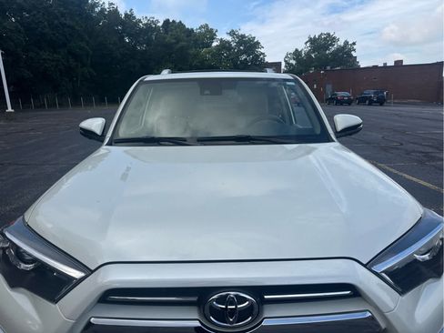 Used 2023 Toyota 4Runner Limited AWD/4WD image 5