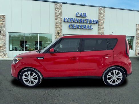Used 2015 Kia Soul + image 2