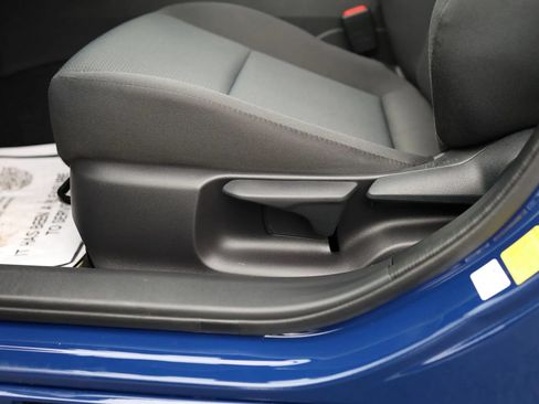 Used 2024 Toyota Prius LE FWD image 12