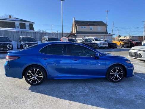 Used 2018 Toyota Camry SE w/ Moonroof Package image 7