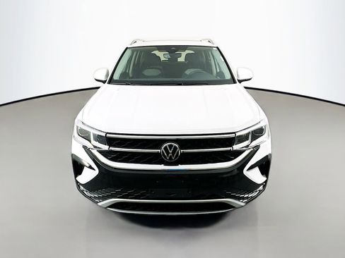 Used 2023 Volkswagen Taos SEL AWD/4WD image 2