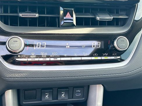 Used 2024 Toyota Corolla Cross XLE image 16