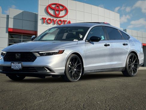 Used 2024 Honda Accord Sport image 7