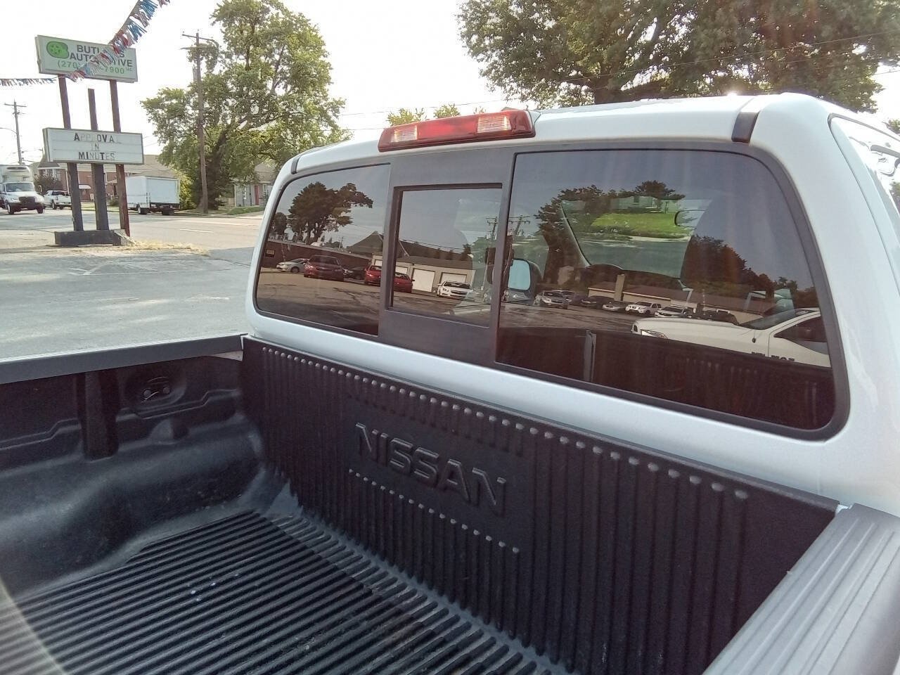 Used 2019 Nissan Frontier SV AWD/4WD image 7