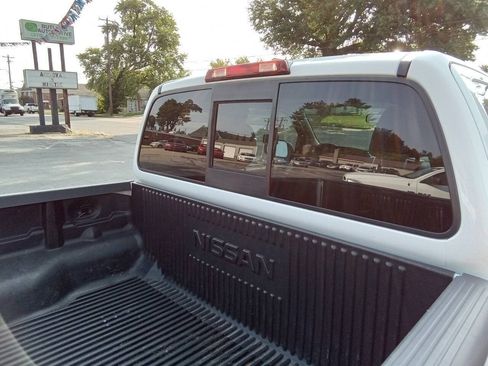 Used 2019 Nissan Frontier SV AWD/4WD image 7