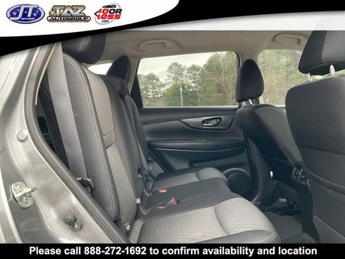 Used 2019 Nissan Rogue SV image 12
