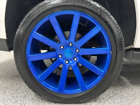 Used 2017 Cadillac Escalade ESV Premium Luxury image 6