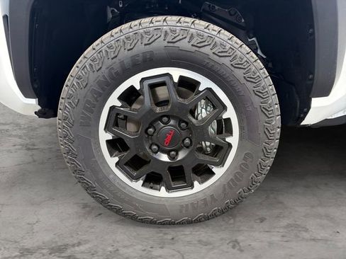 New 2026 Toyota Tacoma TRD Off-Road w/ TRD Off Road Premium Package AWD/4WD image 9